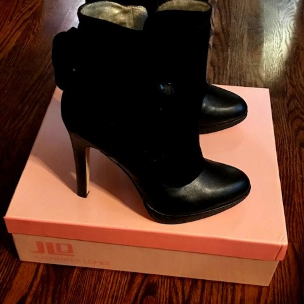 JLO by Jennifer Lopez Booties Size 9